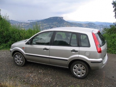 Clicca per vedere l'immagine alla massima grandezza