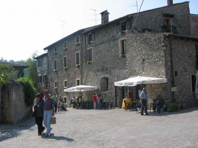 Clicca per vedere l'immagine alla massima grandezza