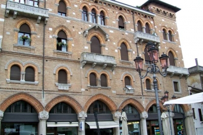 Clicca per vedere l'immagine alla massima grandezza