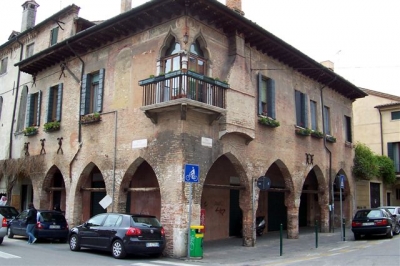 Clicca per vedere l'immagine alla massima grandezza