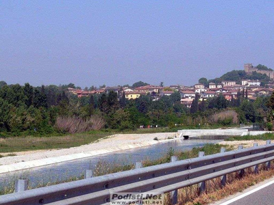 Clicca per vedere l'immagine alla massima grandezza
