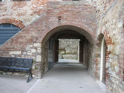 Clicca per vedere l'immagine alla massima grandezza
