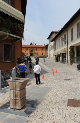 Clicca per vedere l'immagine alla massima grandezza
