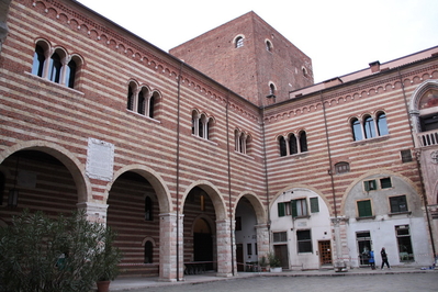 Clicca per vedere l'immagine alla massima grandezza